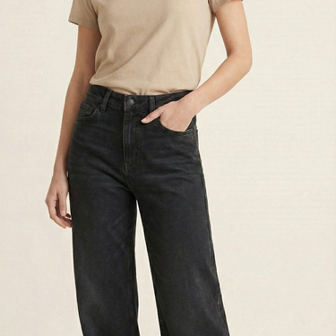 The Effortless High-Rise Wide-Leg